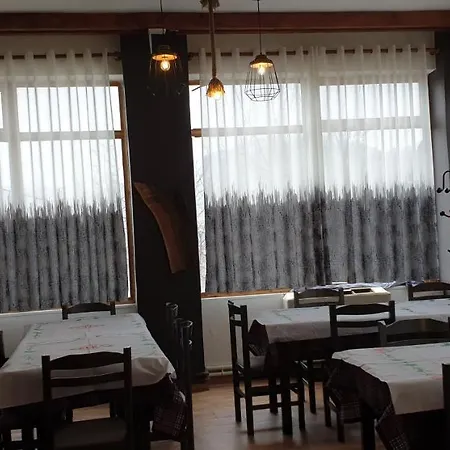 Hotel Villa Hotel Restaurant Laura 3*