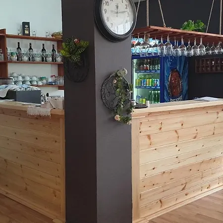 Villa Hotel Restaurant Laura 3* Voskopojë