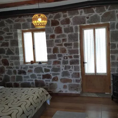 Villa Hotel Restaurant Laura 3* Voskopojë