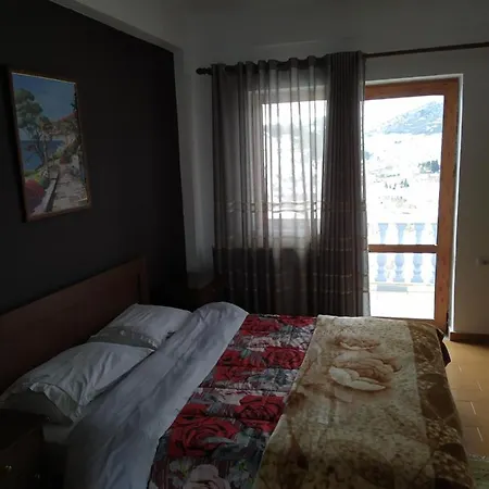 Villa Hotel Restaurant Laura Voskopojë